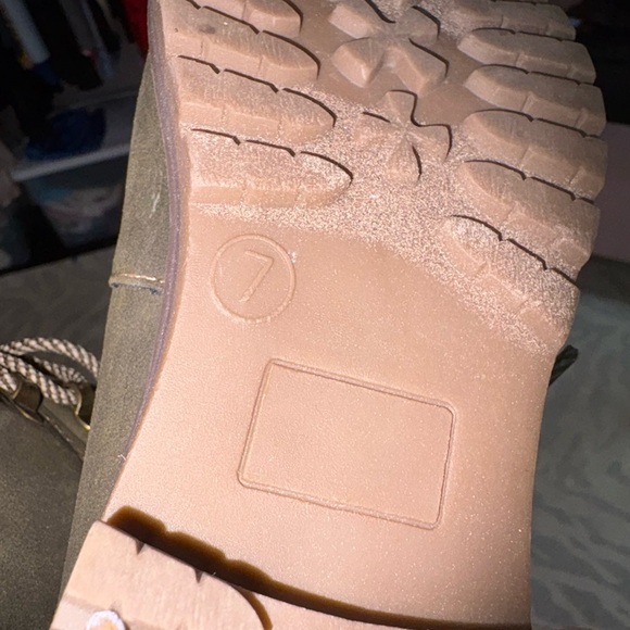 Mossimo Faux Shearling Hiking Boots – Size 7 - Picture 4 of 5